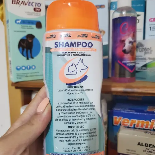 Shampoo de Clorhexidina antibacteriano y antimicótico — imagen 2